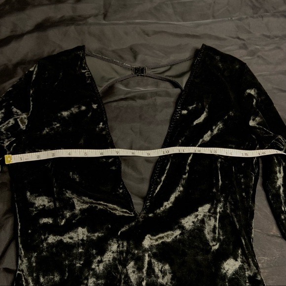 Victoria’s Secret Black Crushed Velvet Plunge Deep V Neck Body Suit New Sz M - Picture 11 of 15